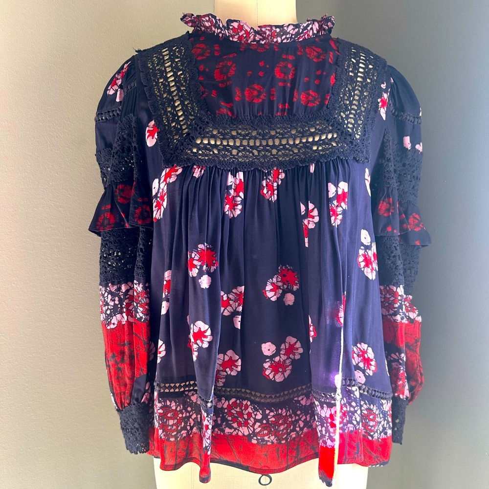 Sea New York Printed Mock Neck Blouse, size 8.